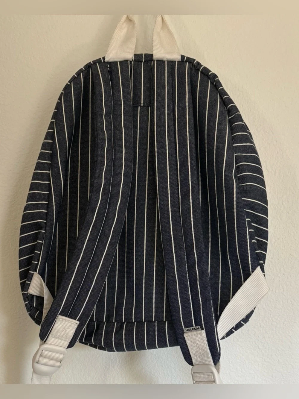 Volcom Mini backpack - Picture 3 of 5